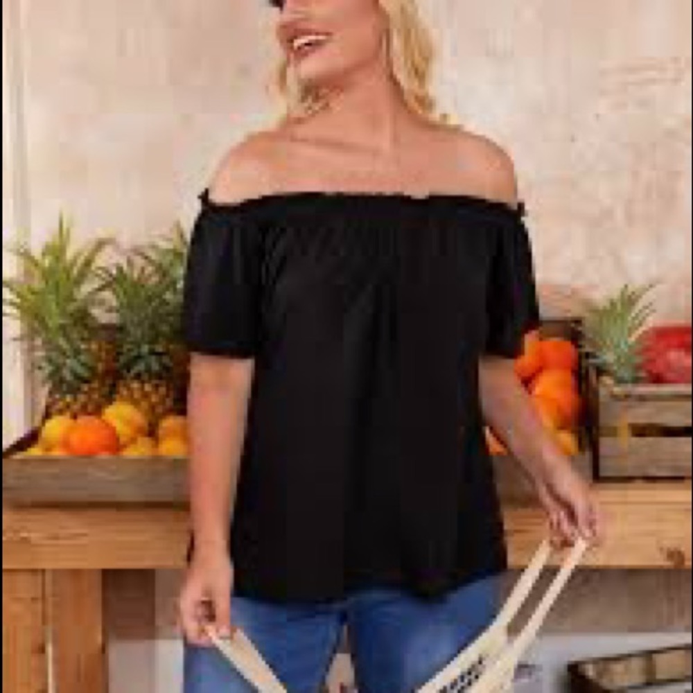 Forever 21 black off shoulder top size M